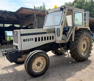 Trattrice Lamborghini 1056 2RM