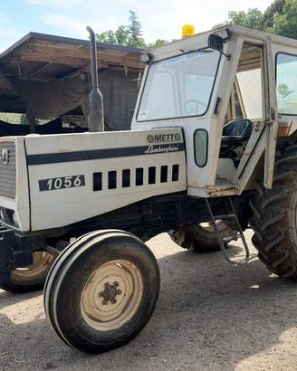 Trattrice Lamborghini 1056 2RM