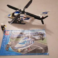 Lego Elicottero della Polizia 7741 del 2007.
