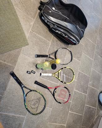 borsone tennis, racchette e palline tennis