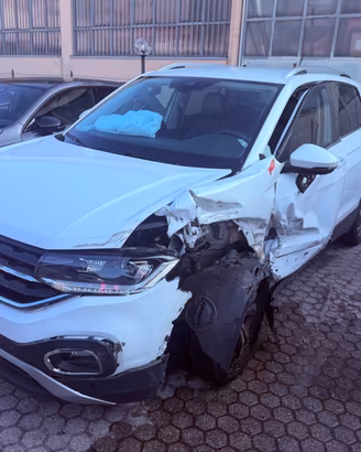 Volkswagen T-Cross 1.0 TSI INCIDENTATA