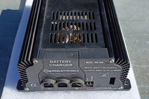 Carica batteria Nordelettronica NE186