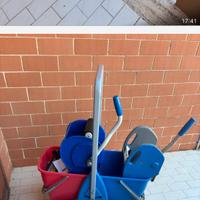 Attrezzatura pulizie