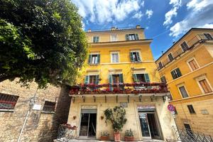 3 LOCALI A SUBIACO