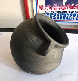 Piccolo Vaso Soprammobile in Pietra Lavica Nera