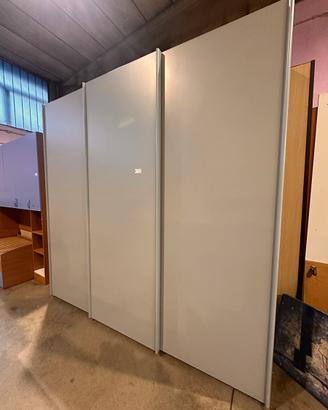 Armadio moderno 3 ante scorrevoli grigio