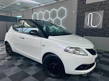 Lancia Ypsilon 1.2 69 CV 5 porte Platinum