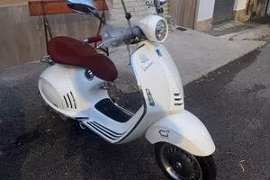 VESPA 946