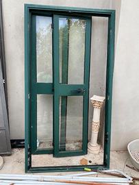 Porta in alluminio con telaio
