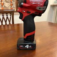 Avvitatore ad impulsi Milwaukee M12 Fuel