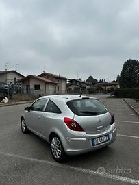 Opel corsa 2010 GPL