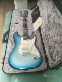 FENDER STRATOCASTER  AMERICAN SHOWCASE HSS SKY BLU