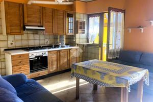 CASA SEMINDIPENDENTE A STRONA