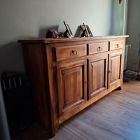 Madia in legno massiccio.