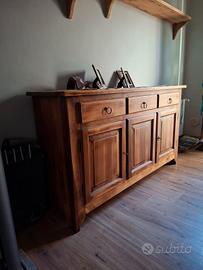 Madia in legno massiccio.