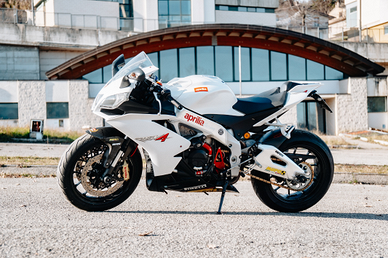 Aprilia Rsv4 R