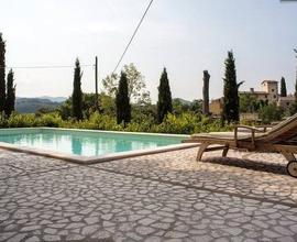 UMBRIA Elegante villa con piscina e giardino