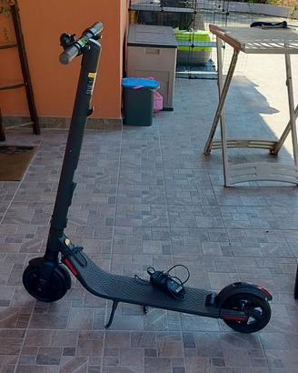 MonopattinoElettricoNinebot ES2Segway – USATO POCO