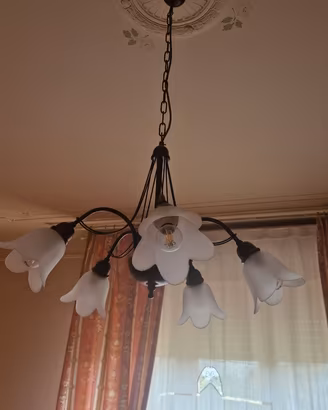 Lampadario vontage in ferro e legno