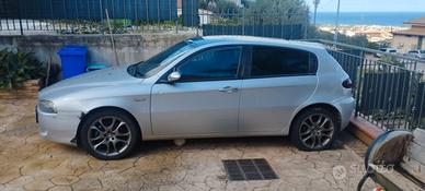 Alfa romeo 147 mod black line