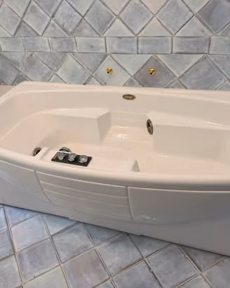 Jacuzzi vasca idromassaggio