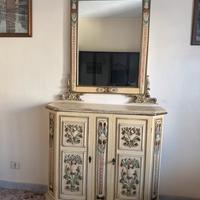 Mobile con specchio raffinato, barocco veneziano