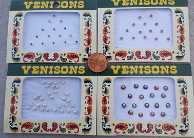 5 pacchi con bindi india con diamantini e perle.