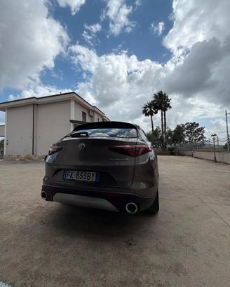 Alfa Romeo Stelvio 2.0 Turbo 200 CV AT8 Q4