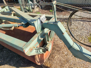 Rullo agricolo compattatore