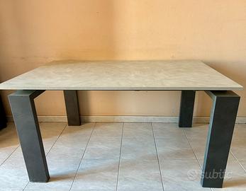 Tavolo allungabile moderno