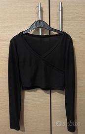 Top scollato nero da bambina