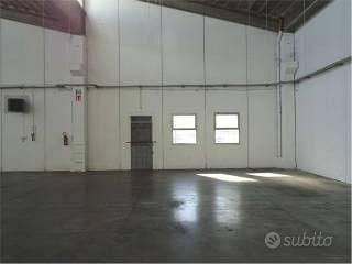 BUCO DEL SIGNORE Capannone di mq 250