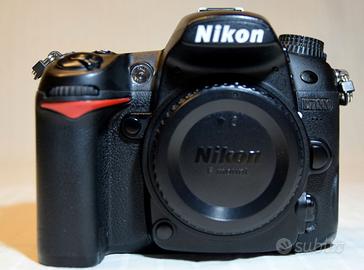 Nikon D7000 + BatteryPack + Borsa + 2 Batterie
