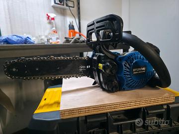 motosega hyundai da potatura superleggera  25cm