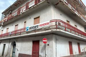 Appartamento di 210 m² con 5 locali a Liveri