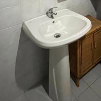 Lavandino con colonna e miscelatore  60 x 45 cm