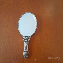 SPECCHIETTO OVALE IN ARGENTO VINTAGE