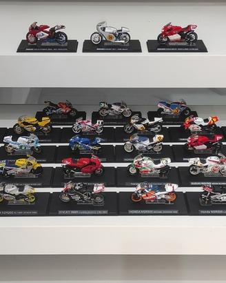 27 Modellini Moto da Competizione