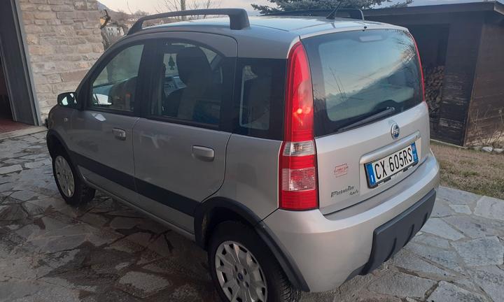 FIAT PANDA 4X4 CLIMBING