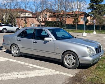 Mercedes Benz E200 Youngtimer 1996 W210 Metano ASI