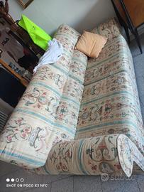 divano due posti e poltrona 