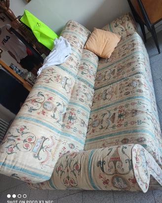divano due posti e poltrona 