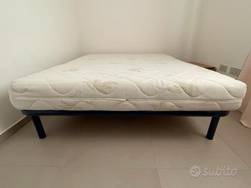 Materasso e rete matrimoniale