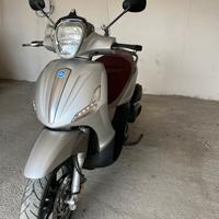 Piaggio Beverly 350 sport touring
