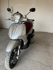Piaggio Beverly 350 sport touring