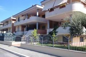 Latina Scalo: Bilivello con Terrazzi Panoramici