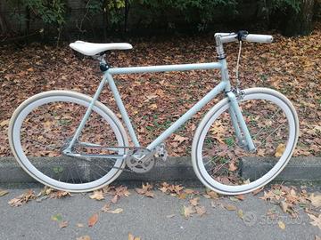 Bici globe azzurra 26