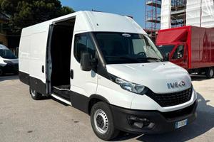 NEW IVECO DAILY 35S14 PASSO 4100 FURG 2022
