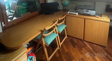 Due Sedie con seduta in tessuto verde