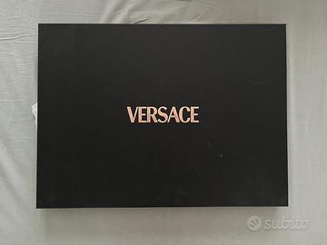 Sciarpa e berretto Versace